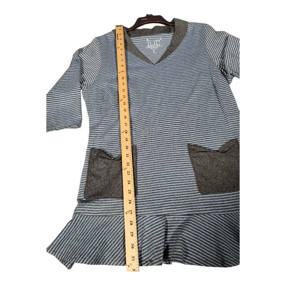 Lur Fashion For Change Gray Stripe‎ V-Neck Tunic Top Pockets Women's Size Large - Picture 7 of 13